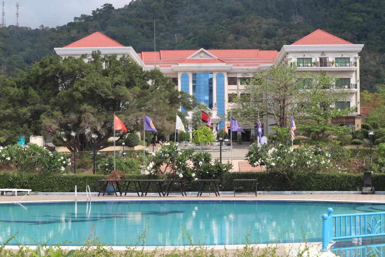 Rock Royal Hotel & Resort Kep Buitenkant foto